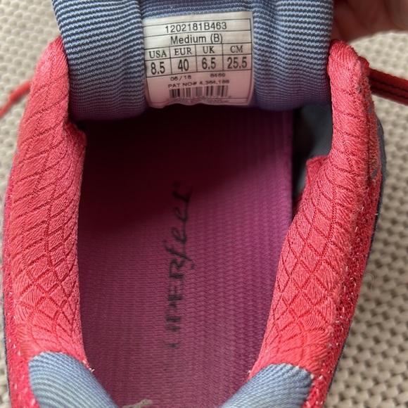 Brooks Women’s Adrenaline ASR-13 Sneakers - Picture 8 of 10